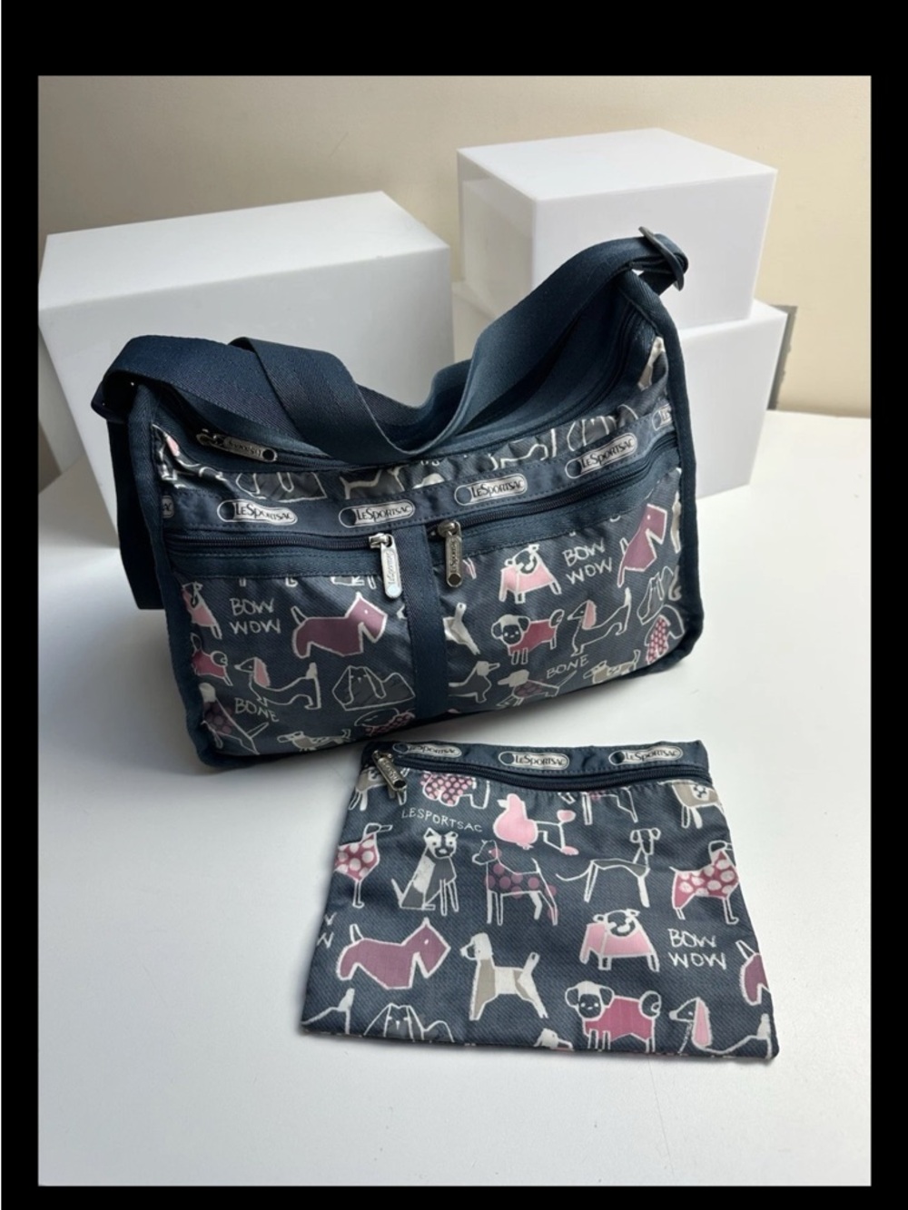 LeSportsac Deluxe Everyday Bag Expandable Fun Dog Print Bow Wow Bag Crossbody - Picture 8 of 11